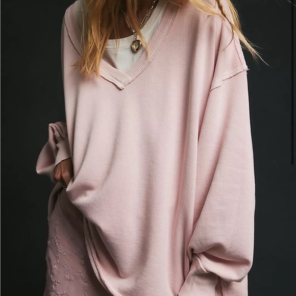 Free People Sweaters - NWOT We The Free Free People V-Neck Sweatshirt Size Medium in Pink